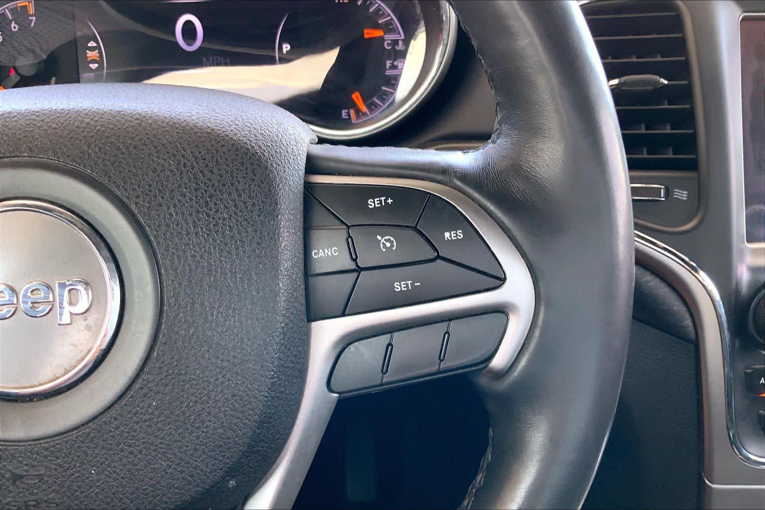 Used 2018 Jeep Grand Cherokee Altitude RWD image 23