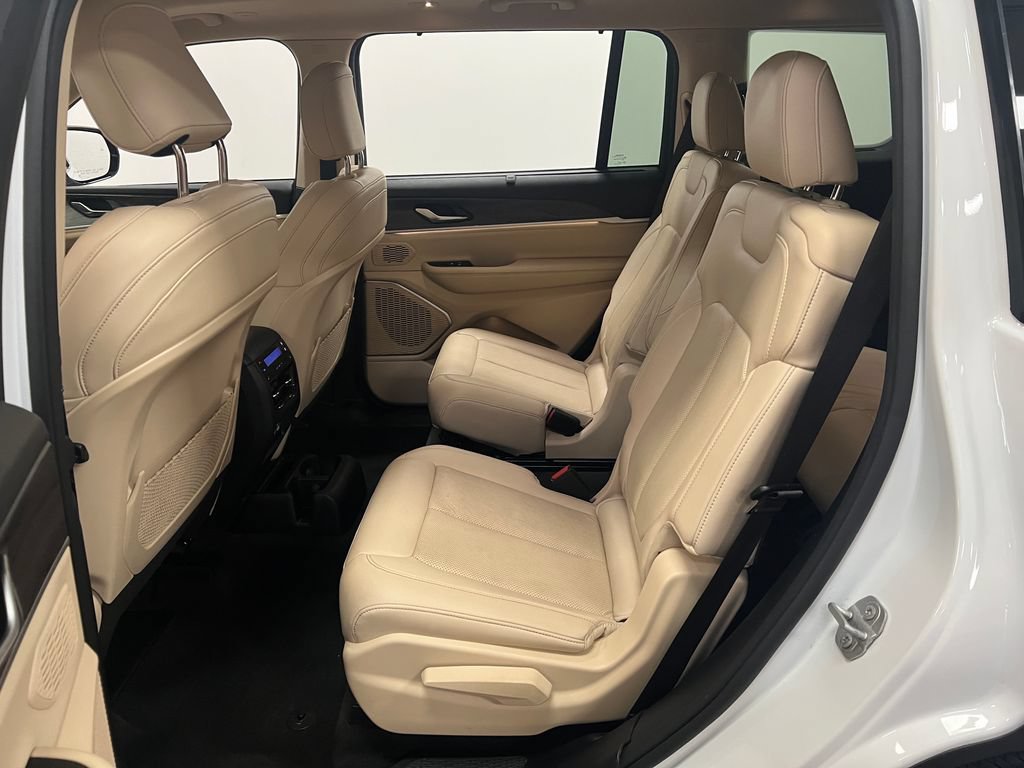 Used 2021 Jeep Grand Cherokee L Limited w/ Luxury Tech Group II AWD/4WD image 27