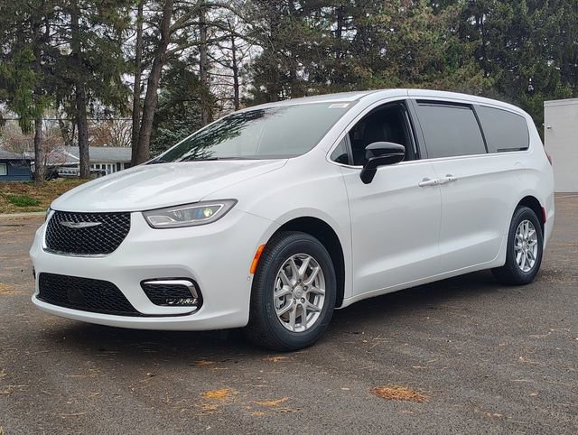 New 2026 Chrysler Pacifica Select FWD image 6