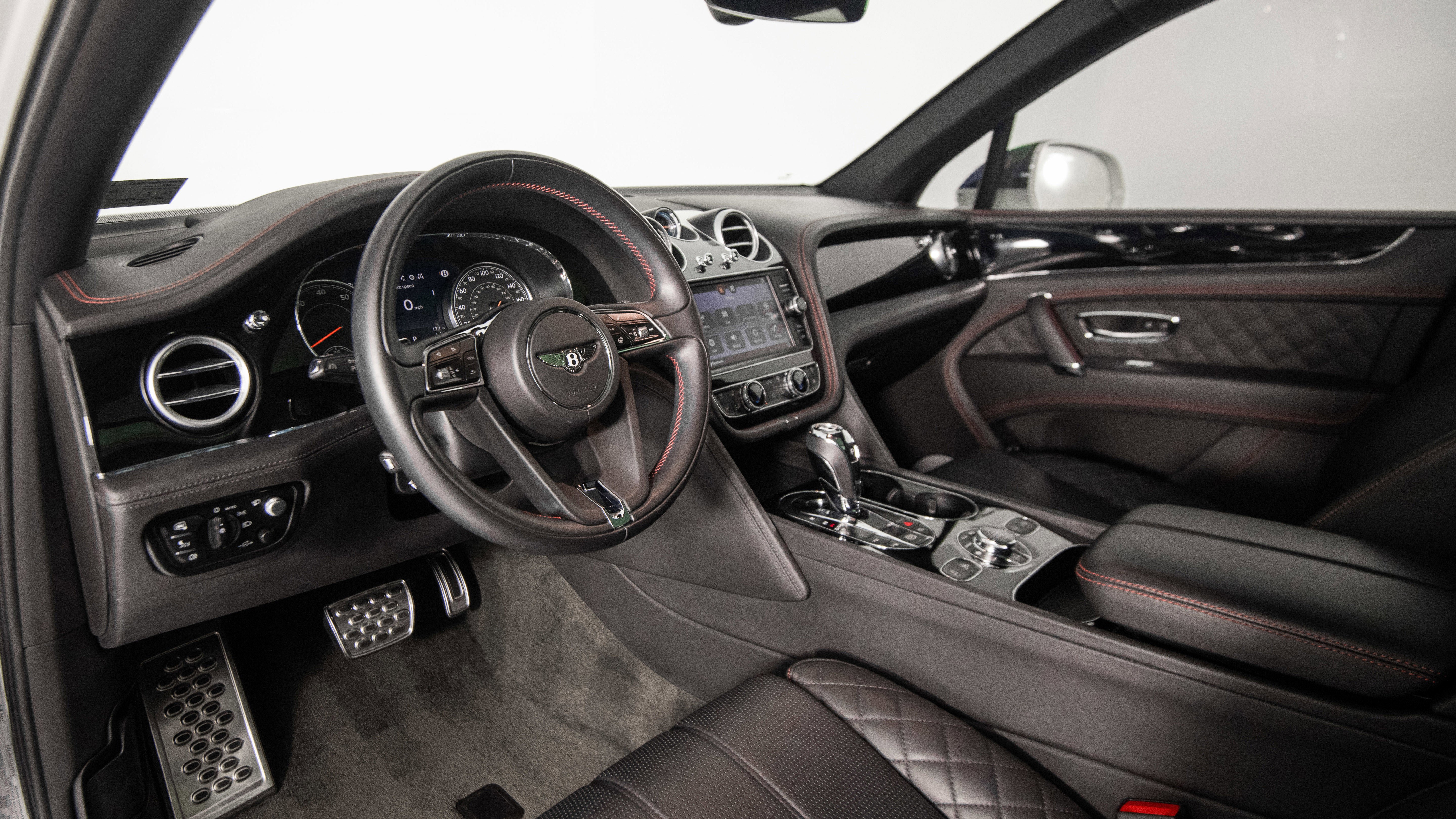 Used 2018 Bentley Bentayga image 38