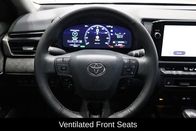 Used 2025 Toyota Camry XLE image 23