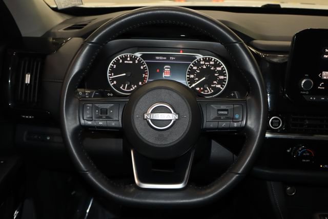 Used 2024 Nissan Pathfinder SV image 18