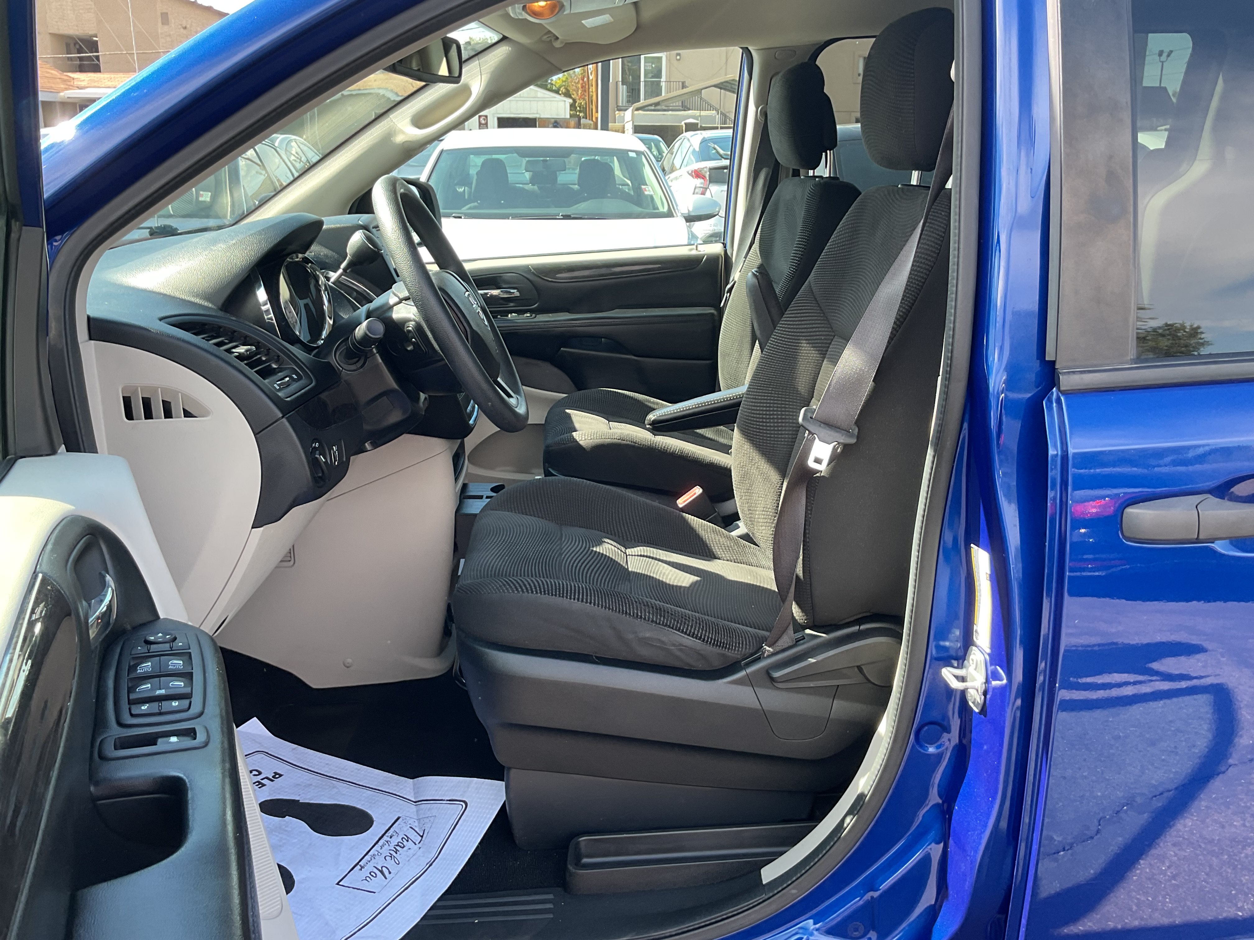 Used 2020 Dodge Grand Caravan SE w/ UConnect Hands-Free Group FWD image 10
