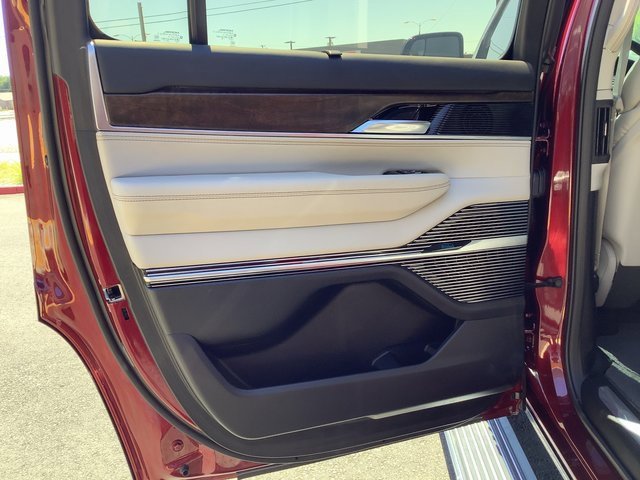 Used 2022 Jeep Grand Wagoneer Series II w/ Premium Group II image 27