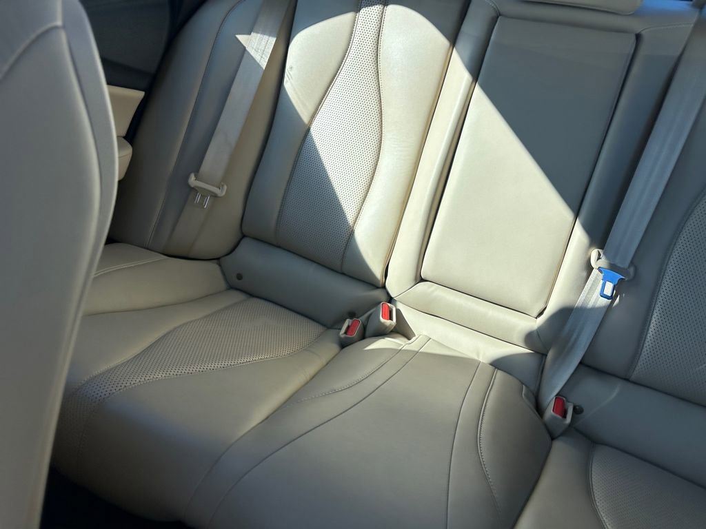 Used 2024 Acura TLX w/ Technology Package image 13
