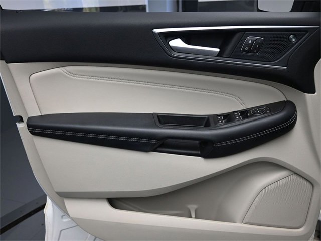 Used 2021 Ford Edge Titanium image 19