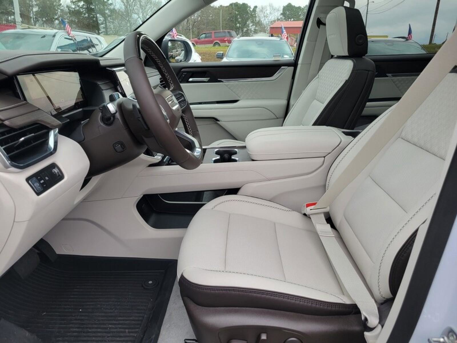 New 2026 GMC Acadia Denali w/ Super Cruise Package image 22