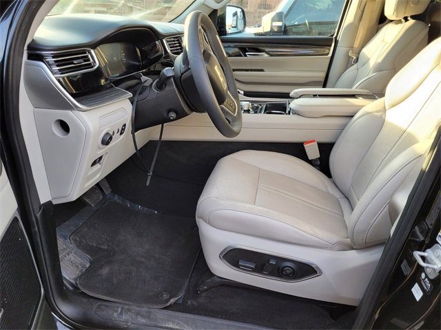 Used 2022 Jeep Wagoneer Series III w/ Premium Group I image 5