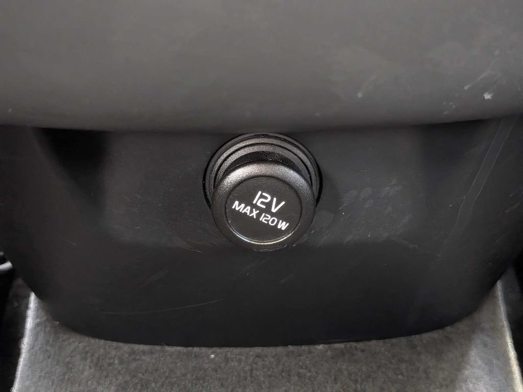 Used 2019 Volvo XC60 T5 Momentum FWD image 17