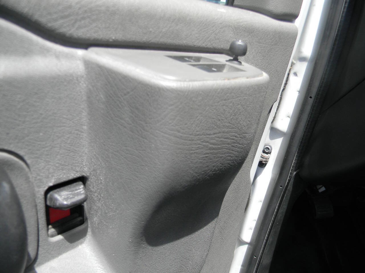 Used 2021 Chevrolet Express 2500 w/ Driver Convenience Package RWD image 5