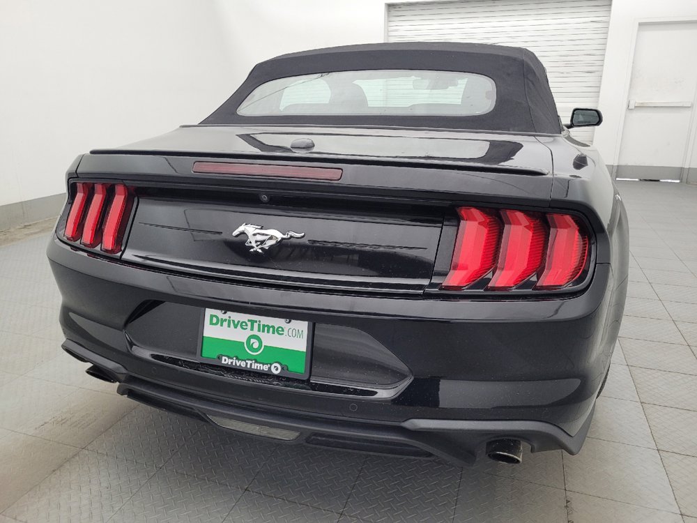 Used 2022 Ford Mustang Premium RWD image 7