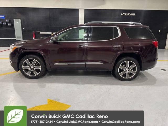 Used 2017 GMC Acadia Denali w/ Technology Package FWD image 3