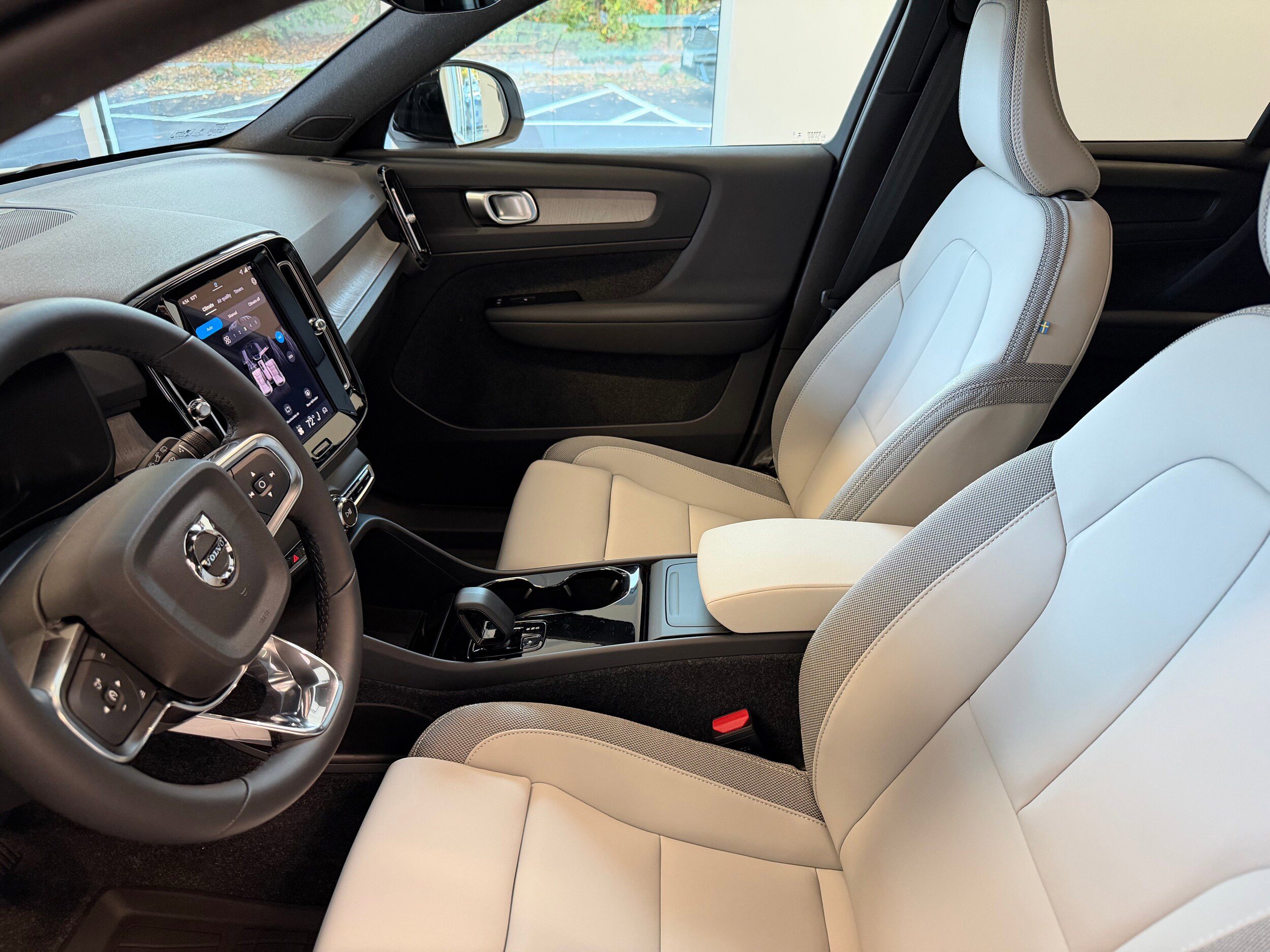 New 2026 Volvo EX40 Plus w/ Climate Package RWD image 12