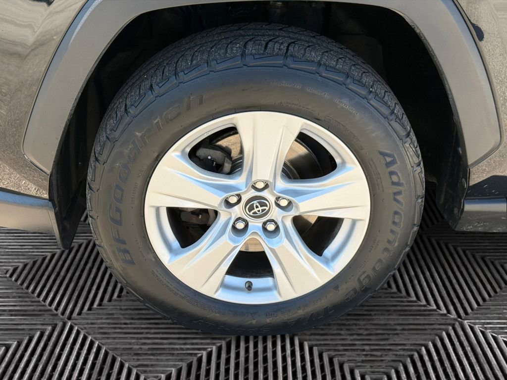 Certified 2019 Toyota RAV4 XLE FWD image 14