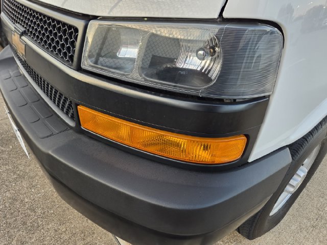 Used 2025 Chevrolet Express 3500 LS RWD image 8