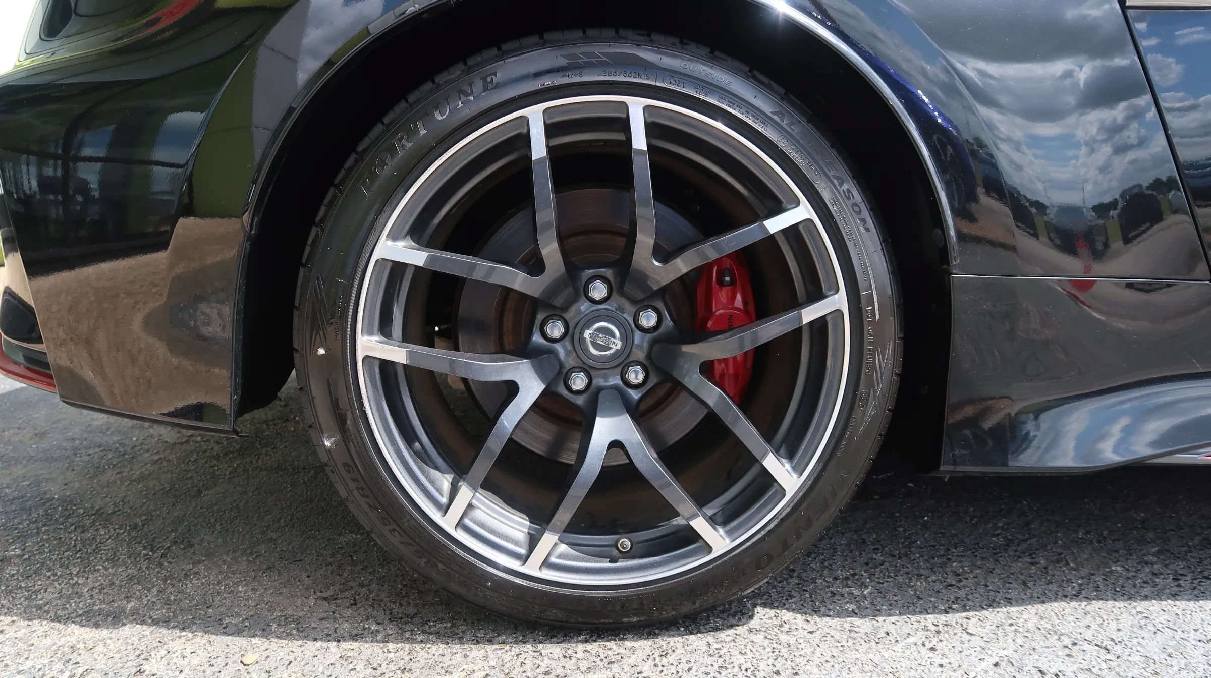 Used 2019 Nissan 370Z NISMO RWD image 40