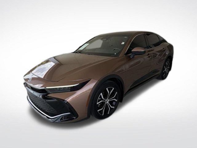 Used 2025 Toyota Crown AWD/4WD image 2