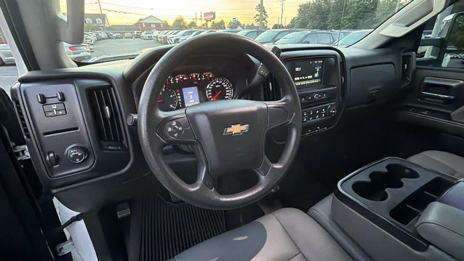 Used 2018 Chevrolet Silverado 3500 W/T w/ WT Convenience Package AWD/4WD image 3