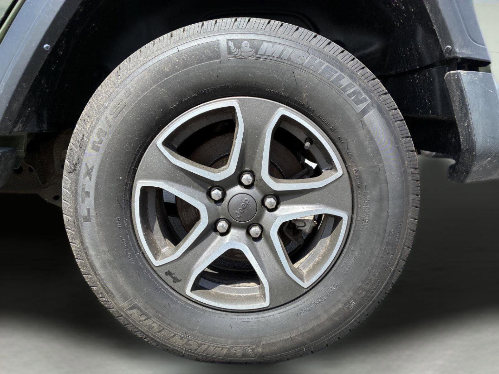 Used 2022 Jeep Wrangler Unlimited Sport image 27