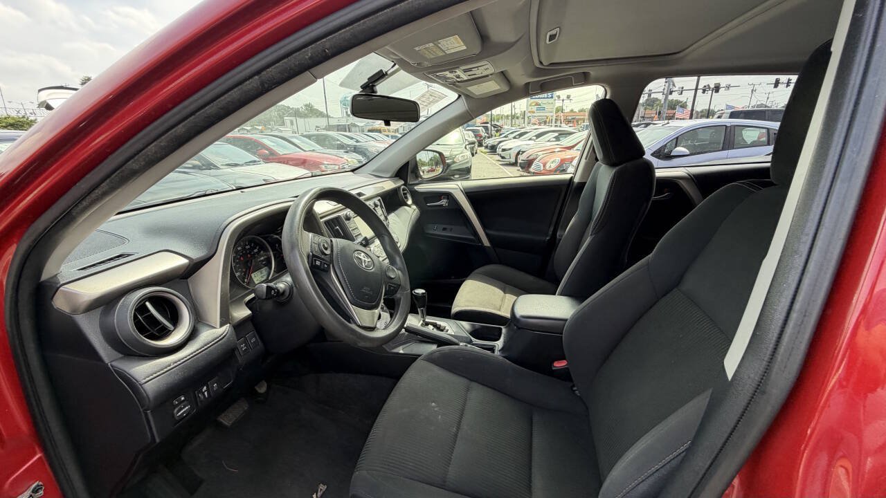 Used 2015 Toyota RAV4 XLE AWD/4WD image 19