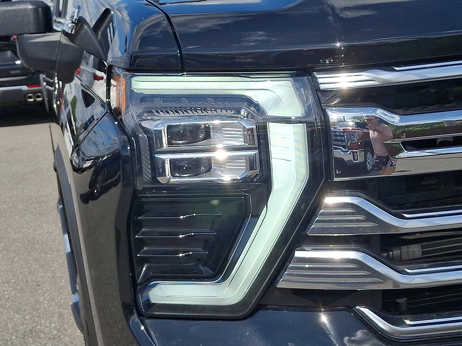 Used 2024 Chevrolet Silverado 2500 High Country image 9
