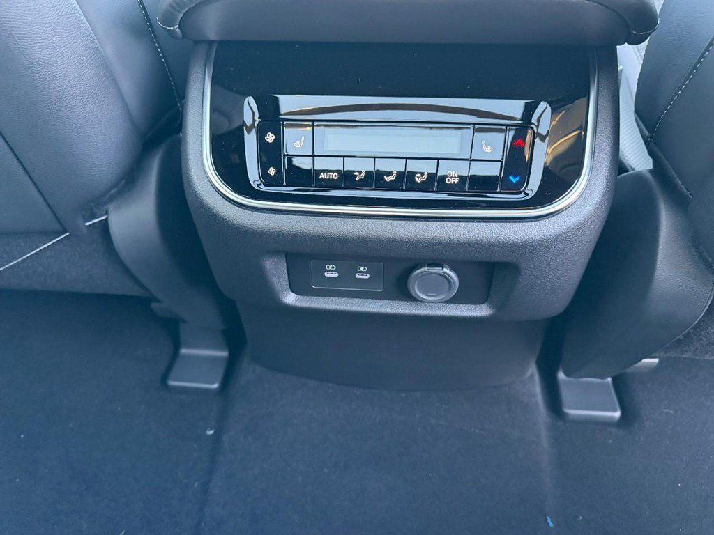 New 2026 Nissan Armada Platinum AWD/4WD image 5