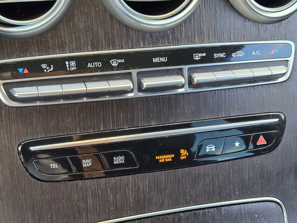 Used 2021 Mercedes-Benz GLC 300 4MATIC image 23