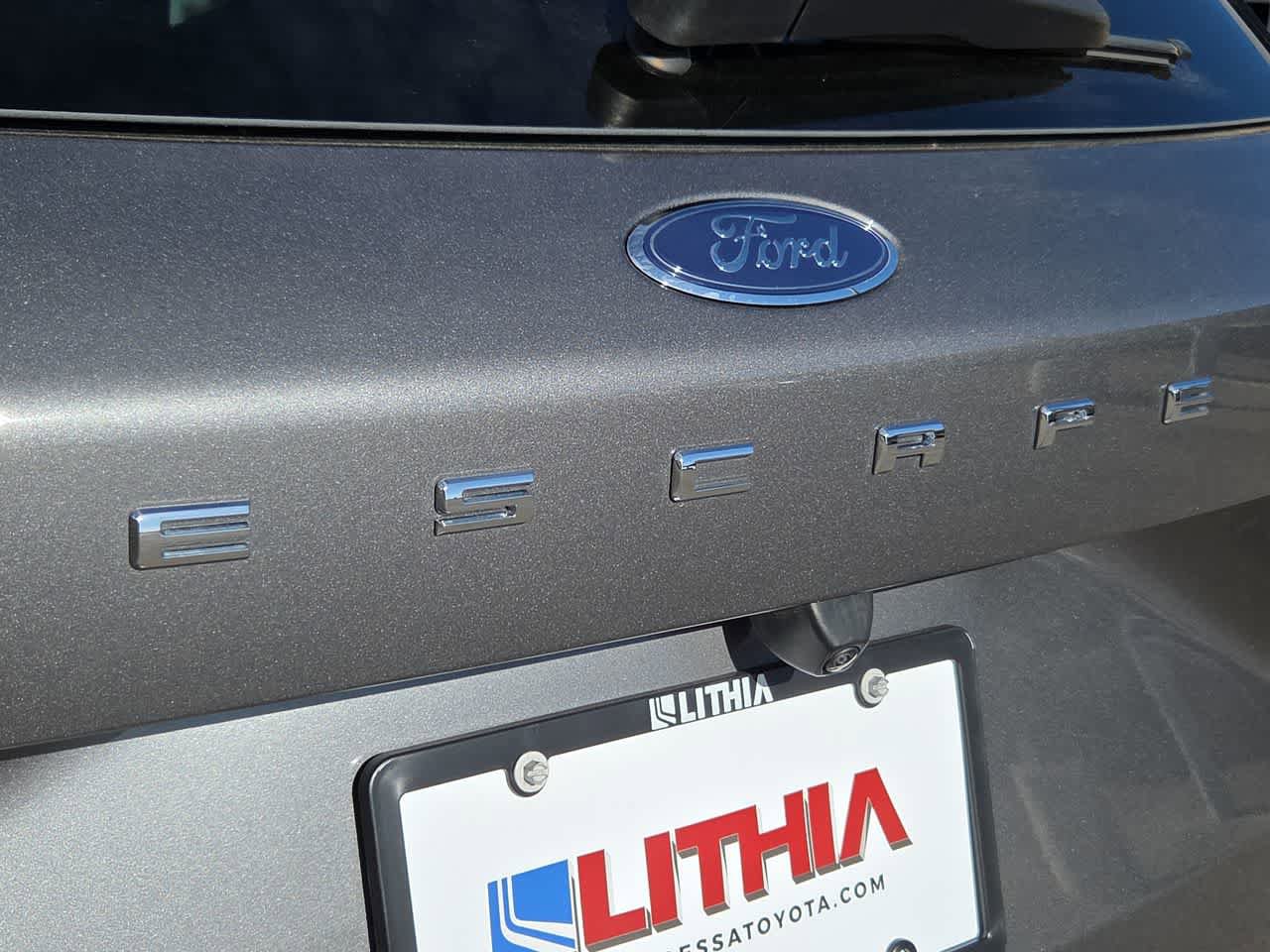 Used 2024 Ford Escape ST-Line w/ Tech Pack #1 FWD image 11