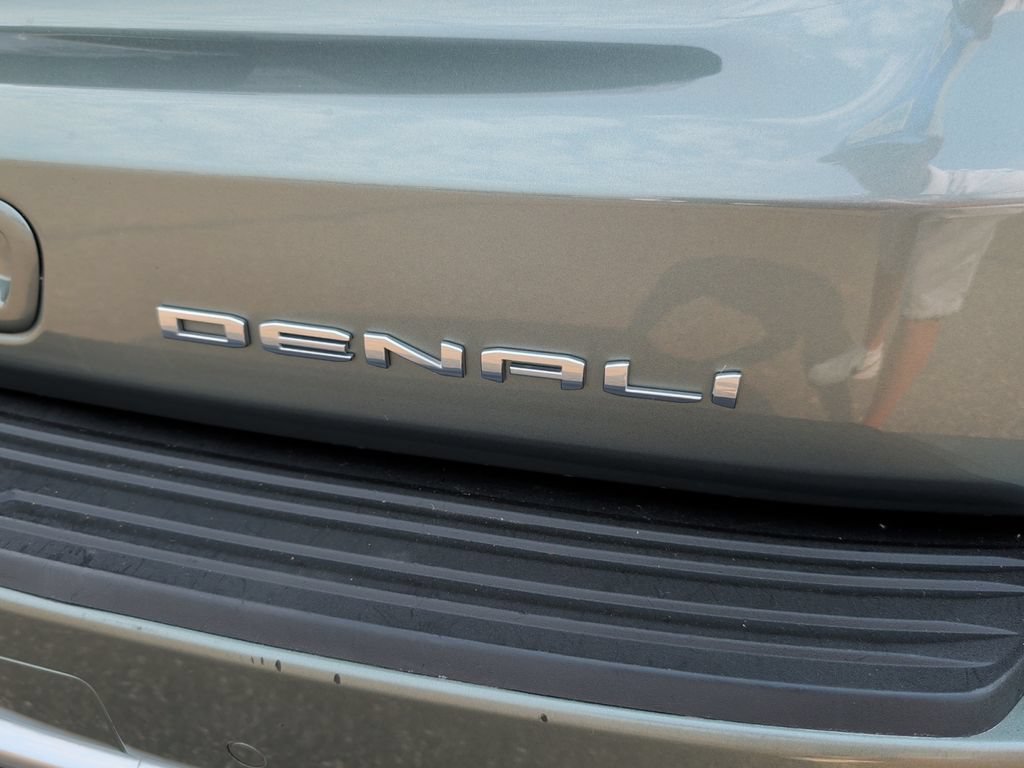 Used 2023 GMC Yukon XL Denali AWD/4WD image 34