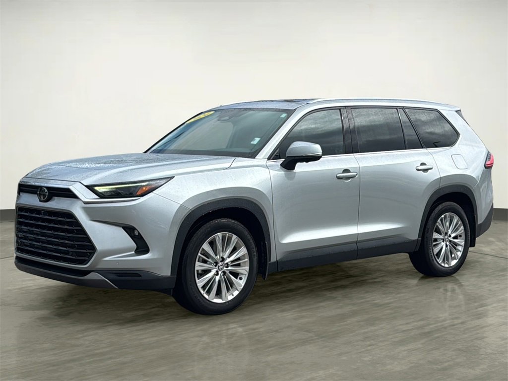 Used 2024 Toyota Grand Highlander XLE image 2