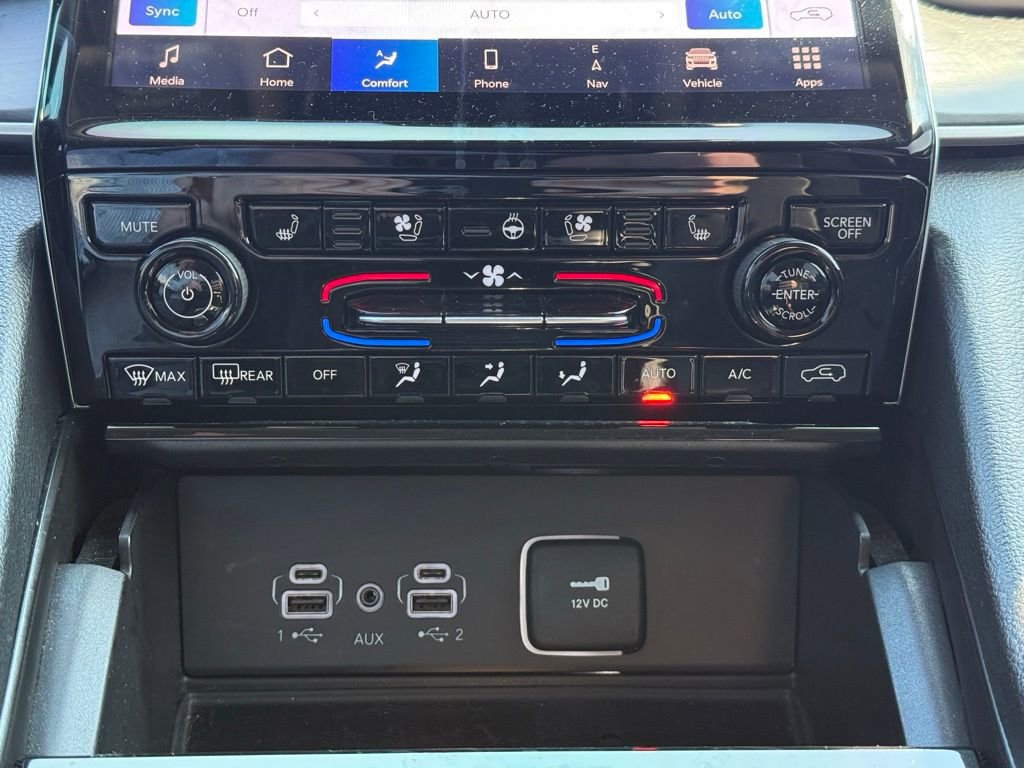 Used 2024 Jeep Grand Cherokee Limited w/ Luxury Tech Group II image 20