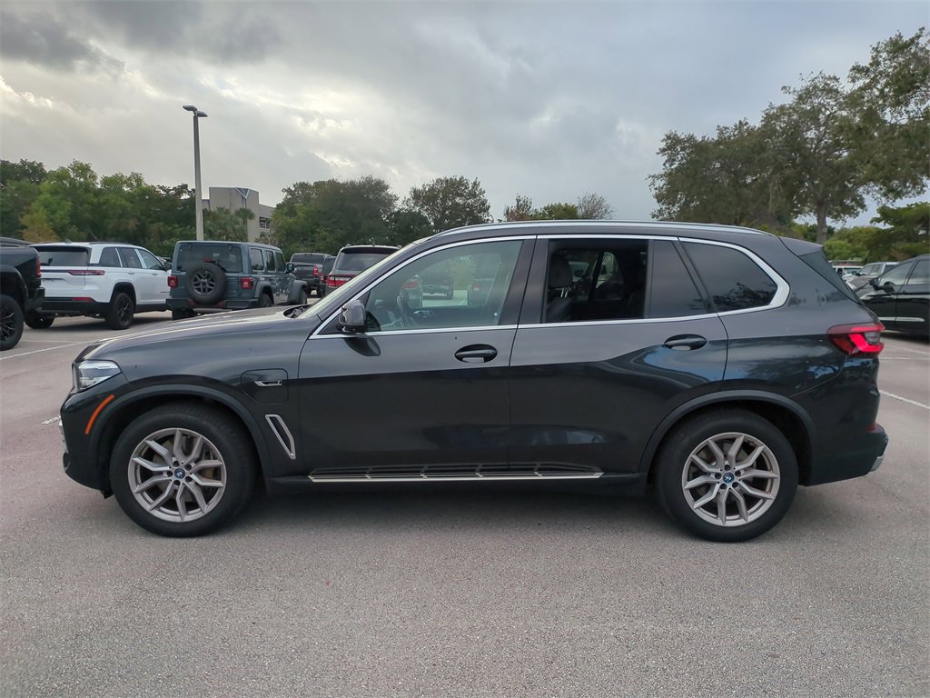 Used 2022 BMW X5 xDrive45e w/ Premium Package image 9