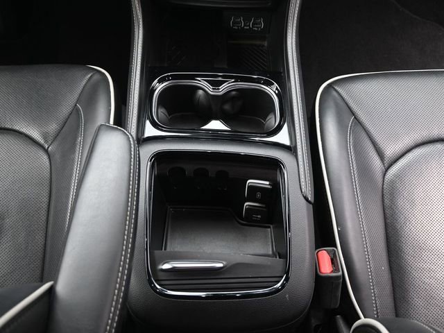 Used 2025 Chrysler Pacifica Limited image 26