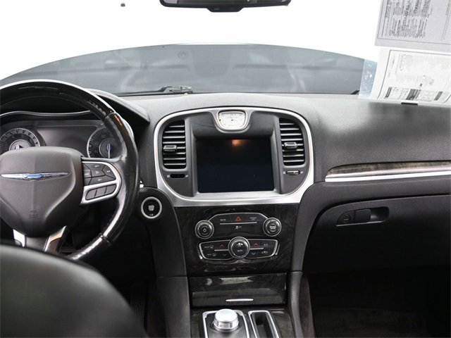 Used 2017 Chrysler 300 C image 24