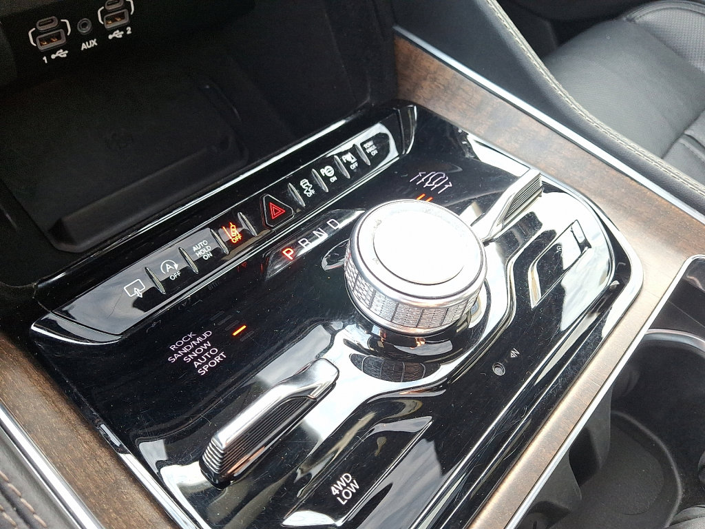 Used 2024 Jeep Grand Wagoneer L 4WD image 29