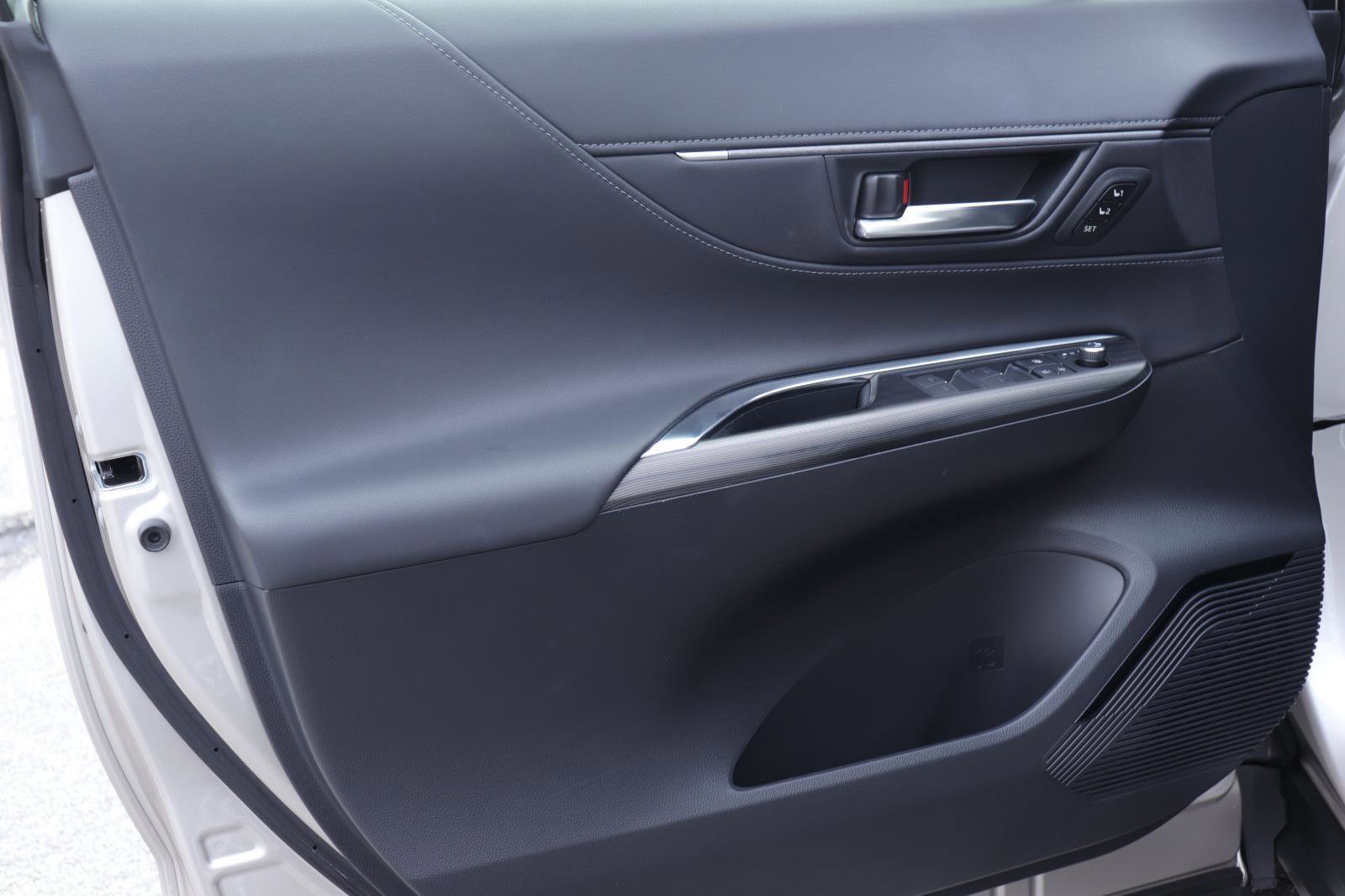 Used 2021 Toyota Venza Limited image 10