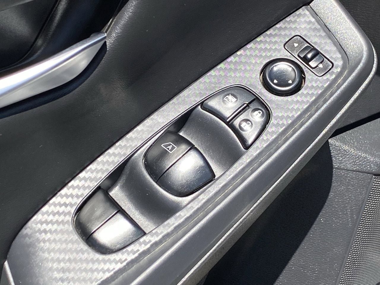 Certified 2025 Nissan Sentra SV FWD image 28