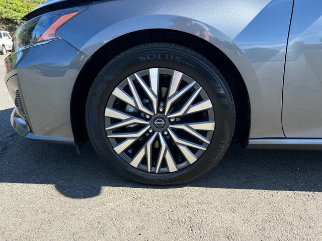 Used 2024 Nissan Altima 2.5 SV FWD image 27