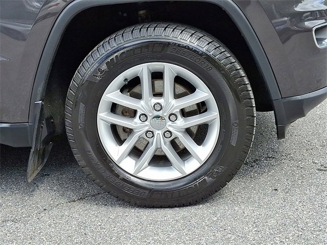 Used 2017 Jeep Grand Cherokee Laredo w/ Quick Order Package 23E image 10