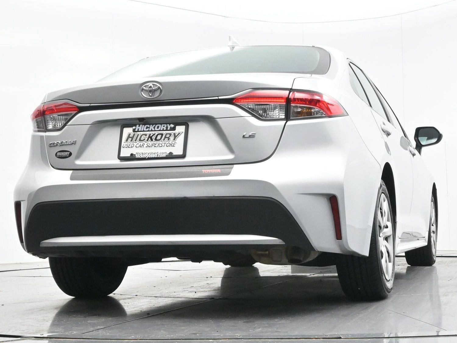 Used 2022 Toyota Corolla LE FWD image 44