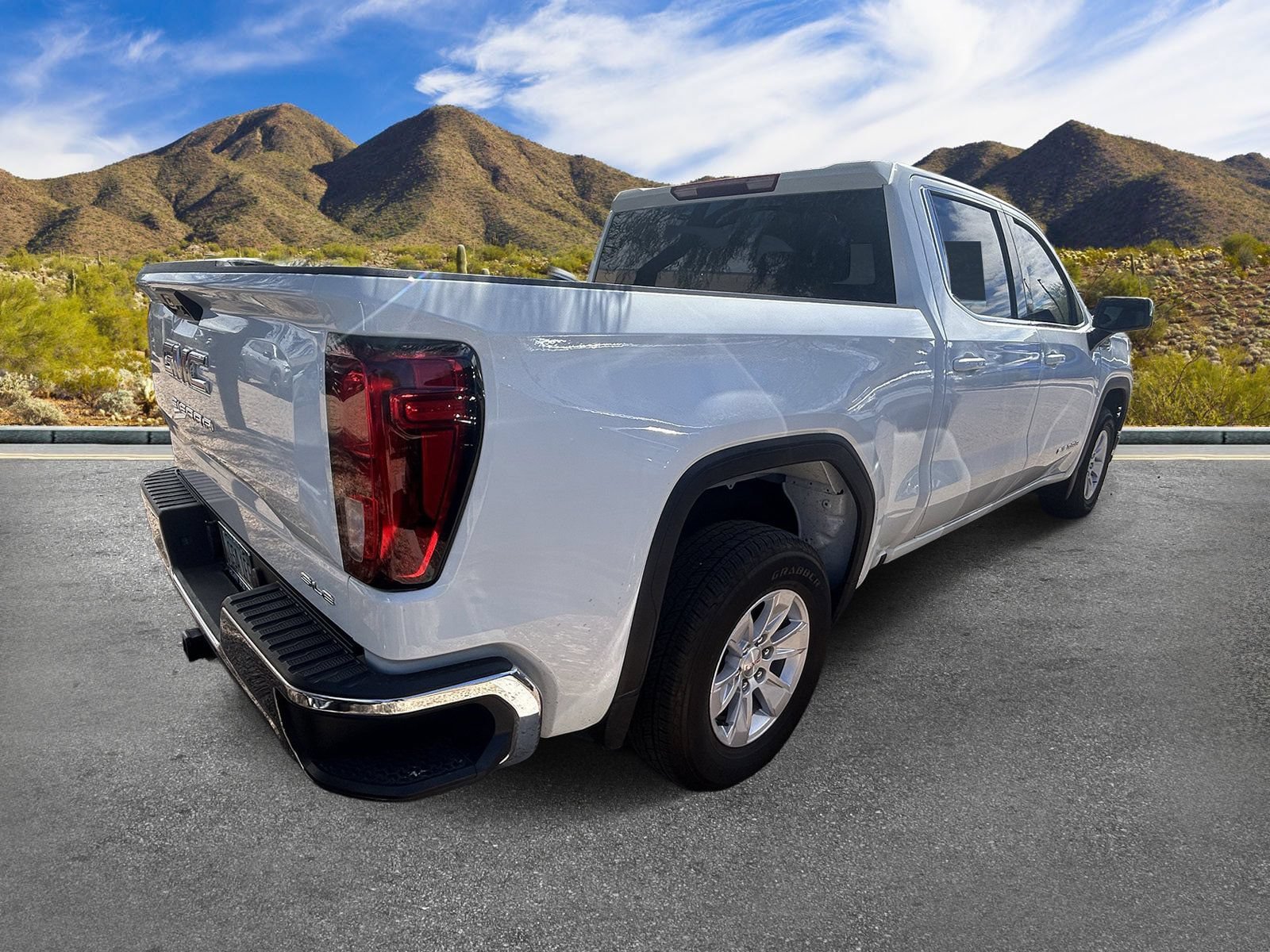 Used 2026 GMC Sierra 1500 SLE RWD image 5
