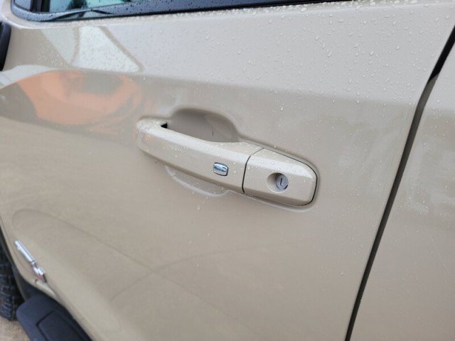 Used 2023 GMC Sierra 1500 AT4 w/ AT4 Premium Package image 9