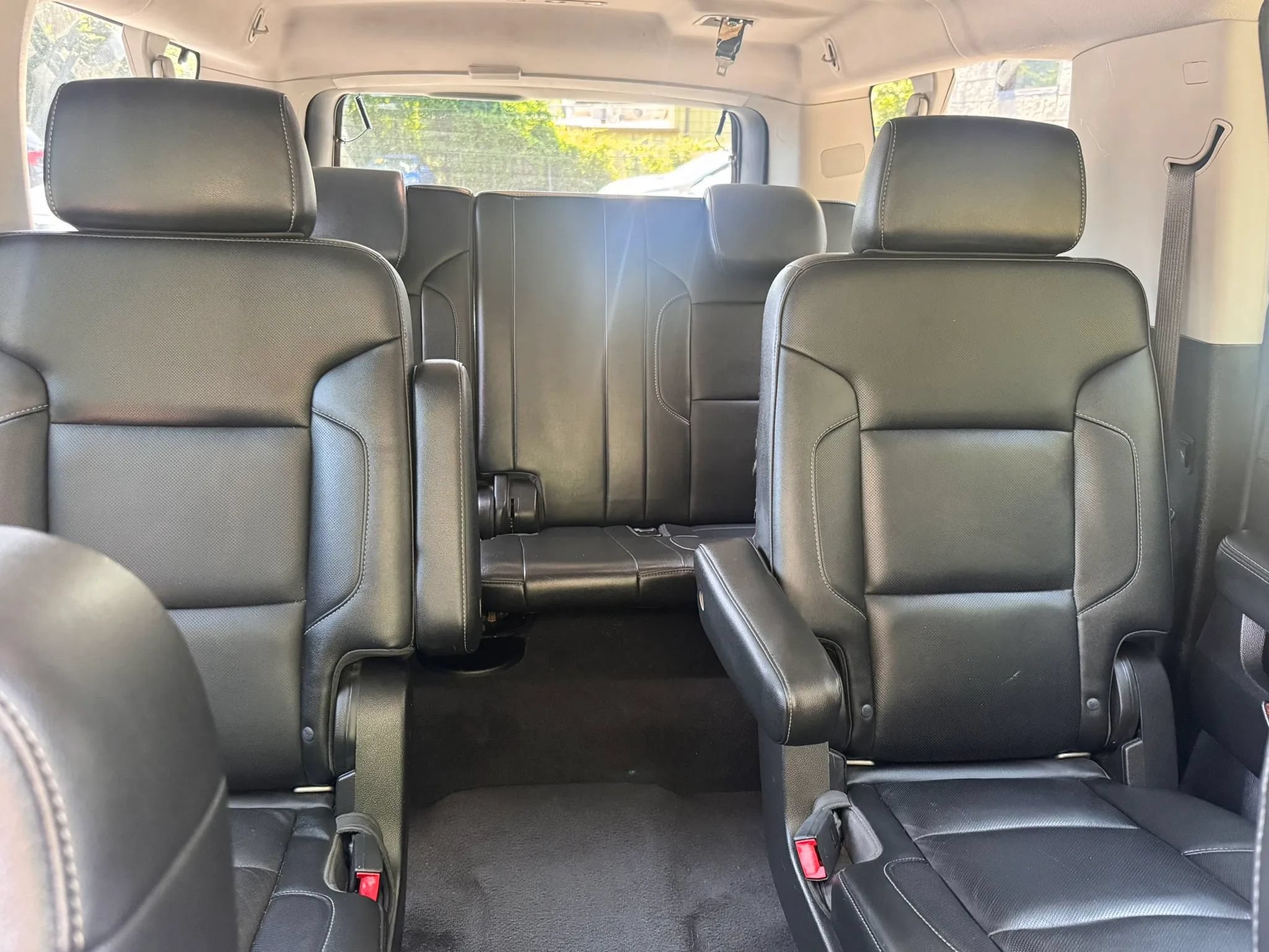 Used 2019 Chevrolet Suburban Premier RWD image 22