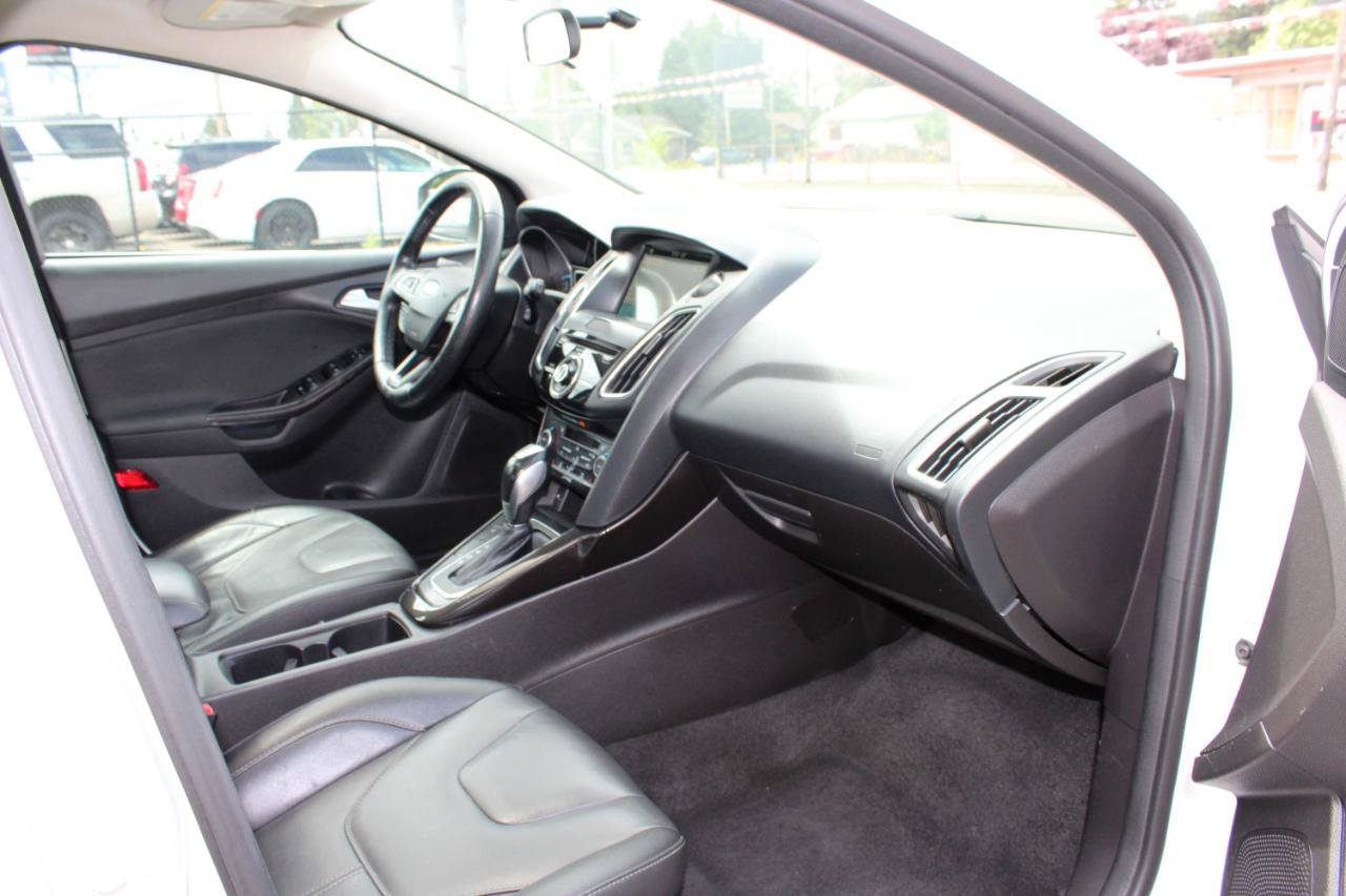 Used 2018 Ford Focus Titanium FWD image 16