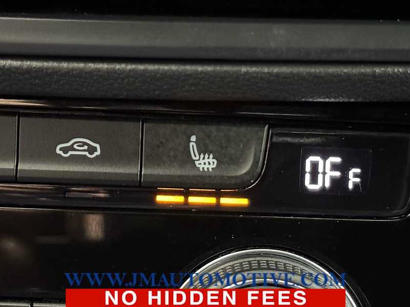 Used 2024 Volkswagen Jetta SE FWD image 41