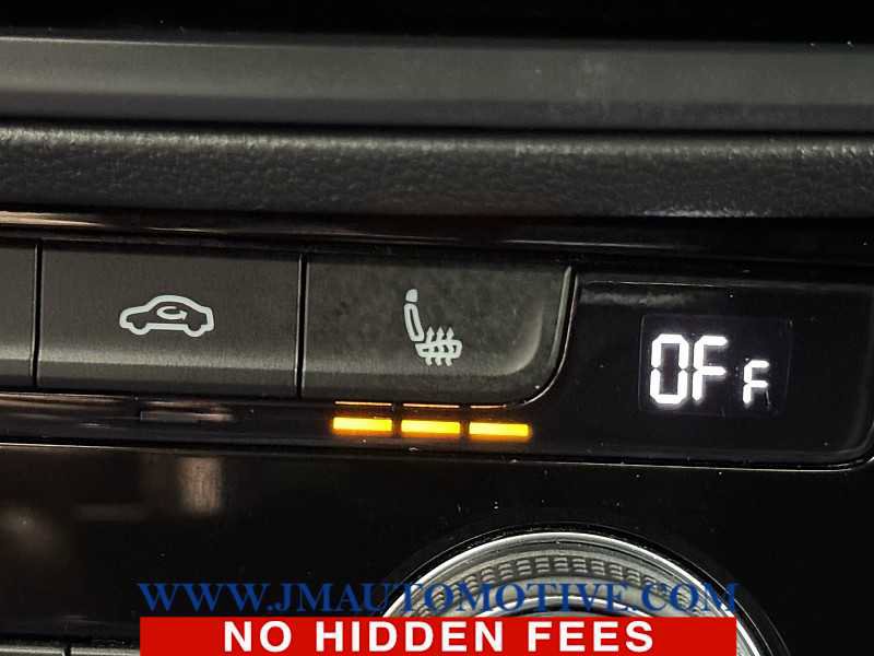 Used 2024 Volkswagen Jetta SE FWD image 41