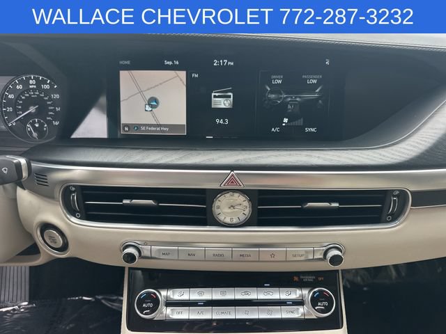 Used 2020 Genesis G90 3.3T Premium RWD image 14