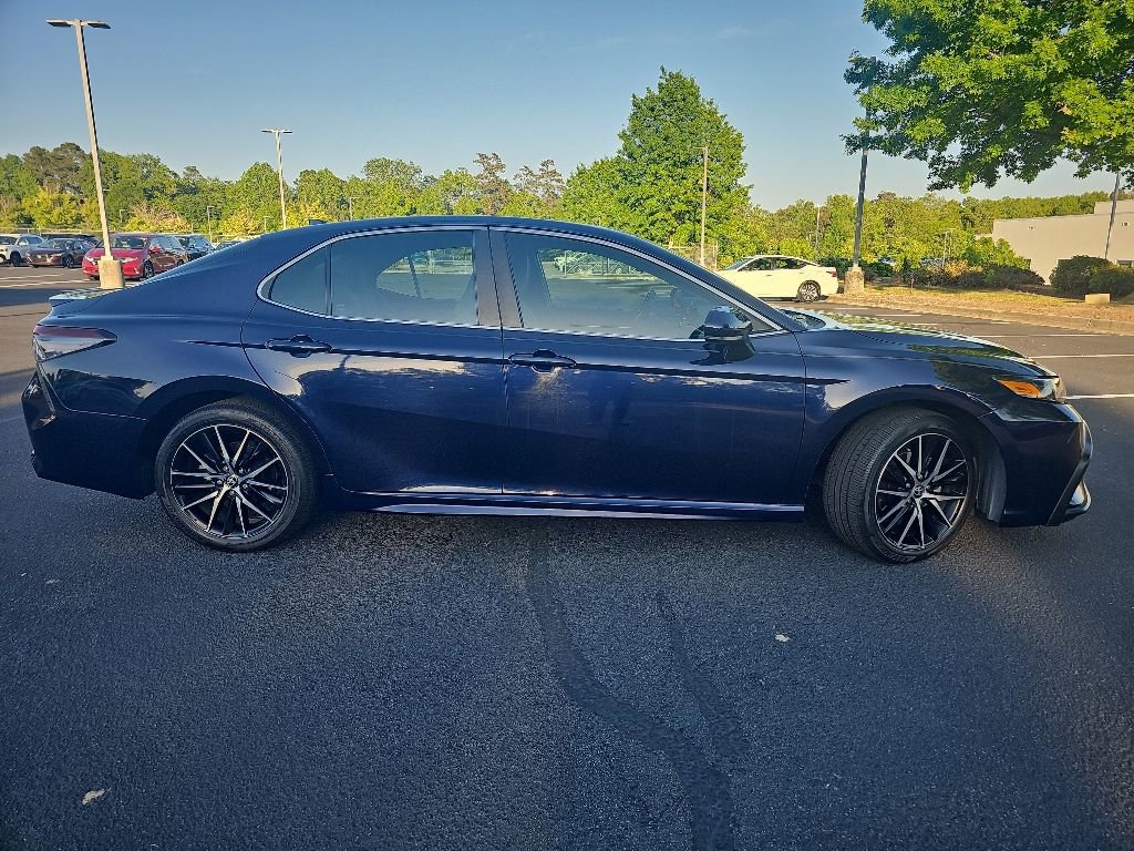Used 2021 Toyota Camry SE FWD image 5