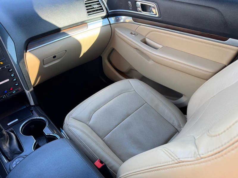 Used 2016 Ford Explorer Limited image 19