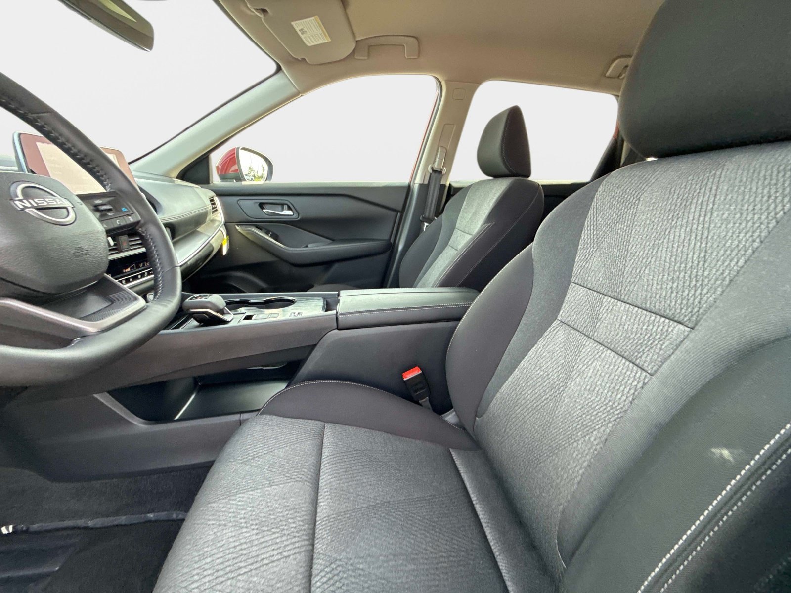 Used 2026 Nissan Rogue SV FWD image 24